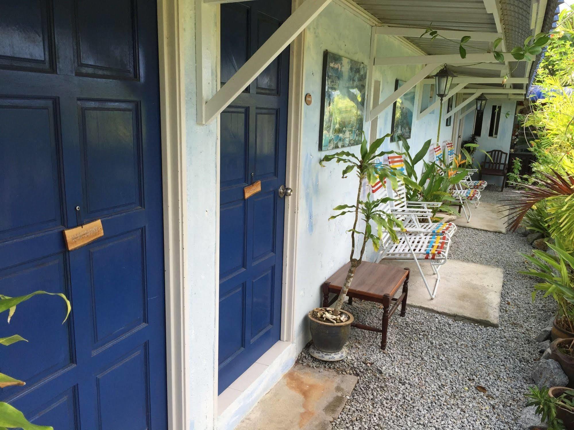 The Box Chalet Langkawi Exterior photo